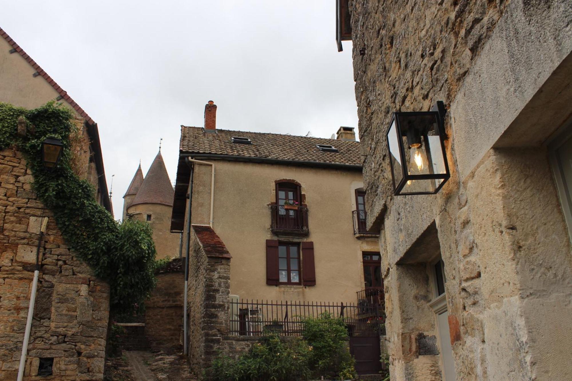 Chateauneuf Suites Zewnętrze zdjęcie