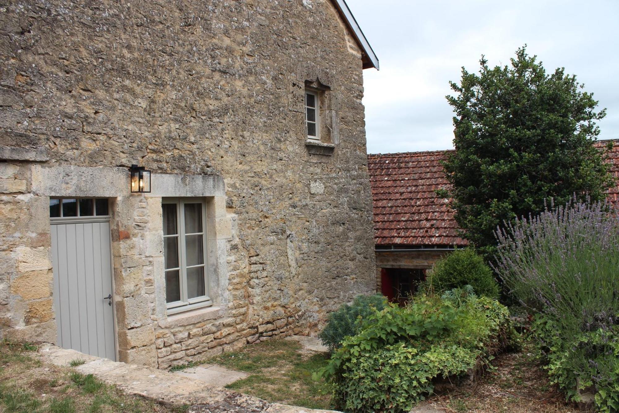 Chateauneuf Suites Zewnętrze zdjęcie