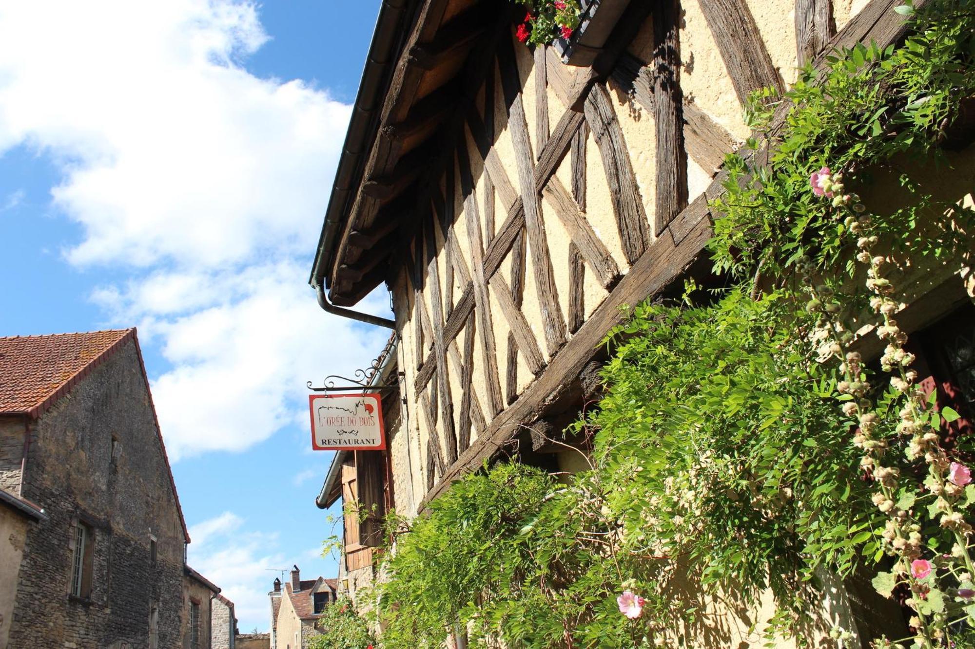 Chateauneuf Suites Zewnętrze zdjęcie
