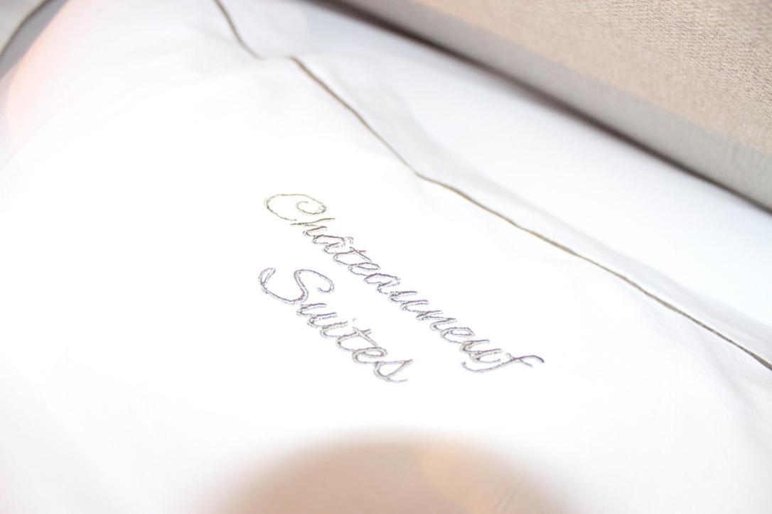 Chateauneuf Suites Zewnętrze zdjęcie