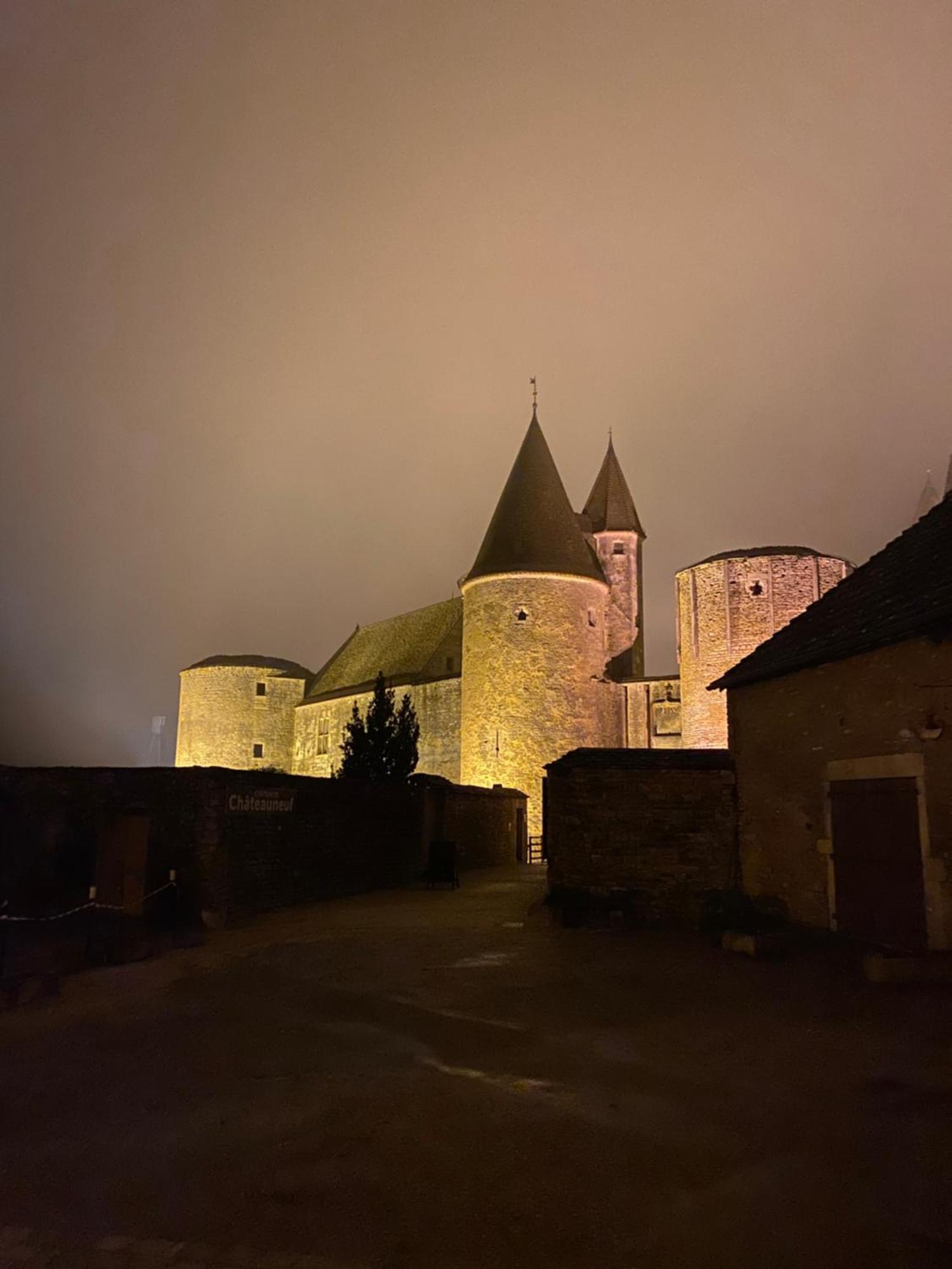 Chateauneuf Suites Zewnętrze zdjęcie