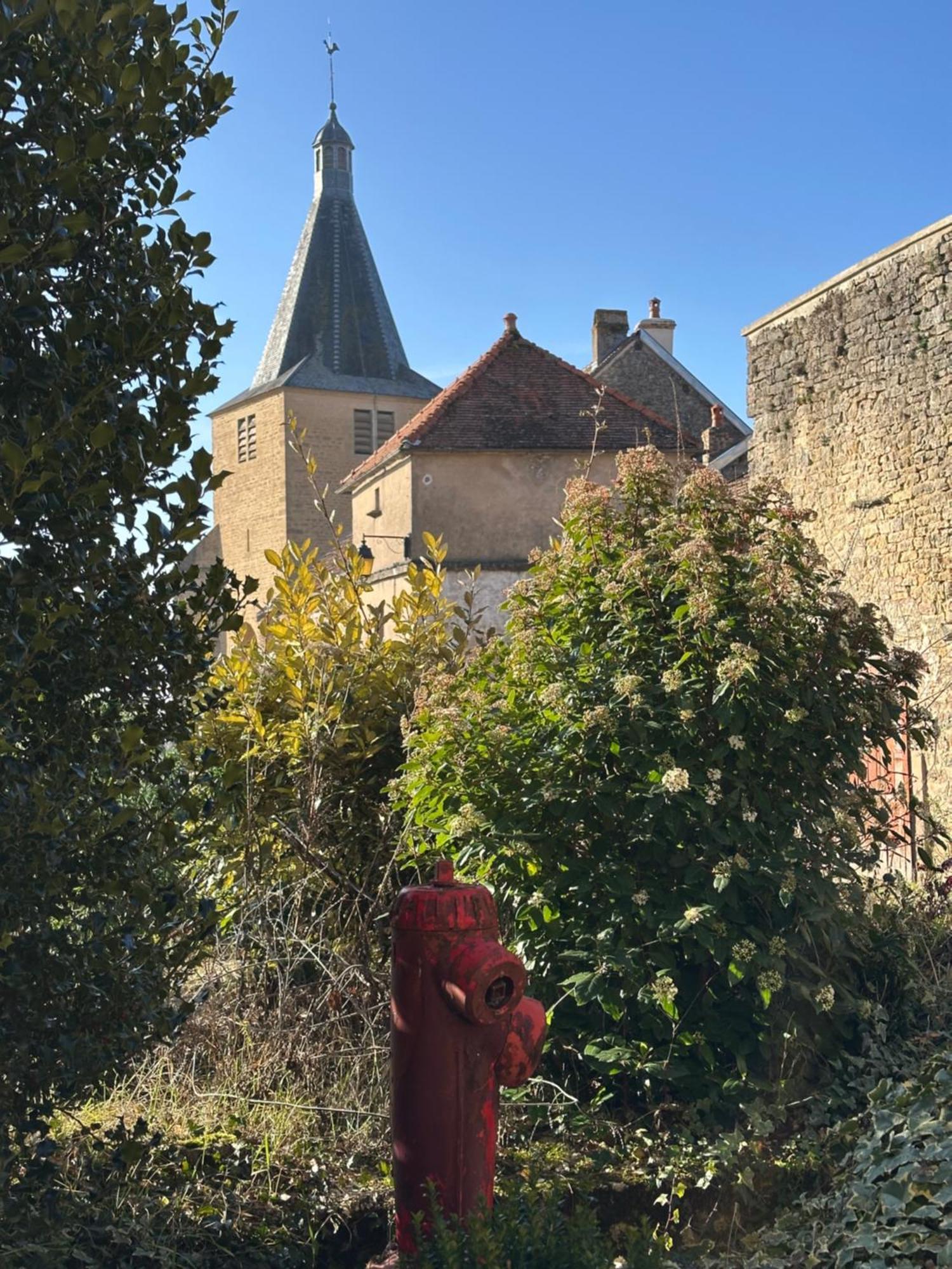Chateauneuf Suites Zewnętrze zdjęcie