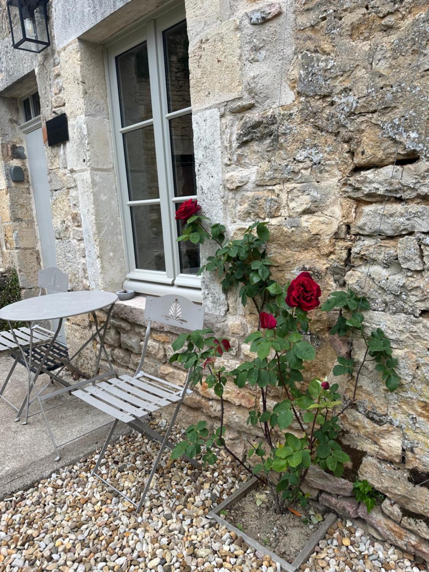 Chateauneuf Suites Zewnętrze zdjęcie